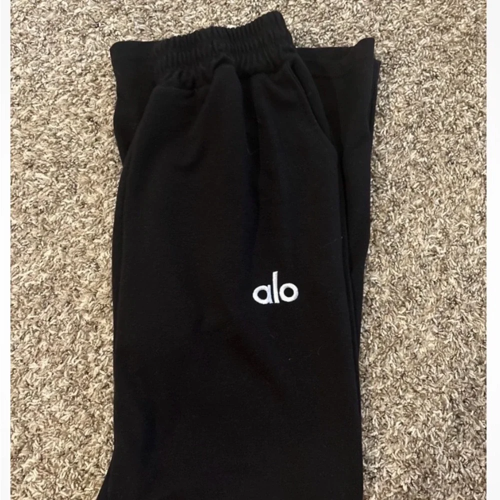 ALO Yoga womens Black Joggers
No tag. Barely worn. ** please read description - Picture 5 of 5